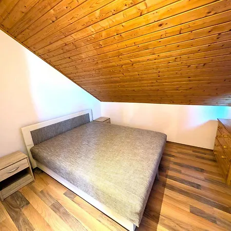 In 54840 Apartment Balatonszarszo