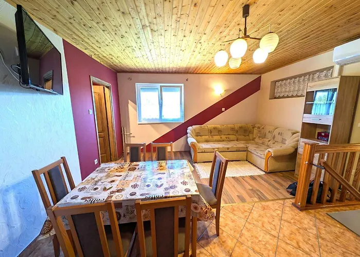 Apartament In 54840